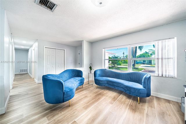 4360 NW 32nd Ct, Lauderdale Lakes, FL 33319