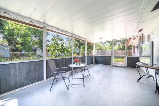 4360 NW 32nd Ct, Lauderdale Lakes, FL 33319