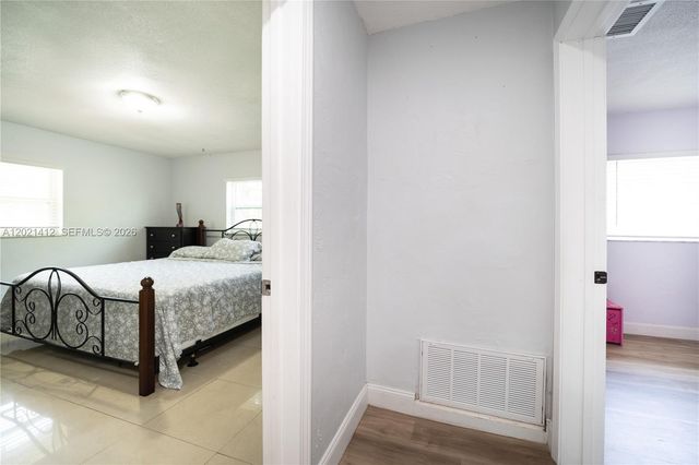 4360 NW 32nd Ct, Lauderdale Lakes, FL 33319