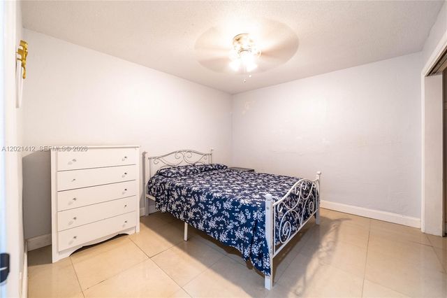 4360 NW 32nd Ct, Lauderdale Lakes, FL 33319