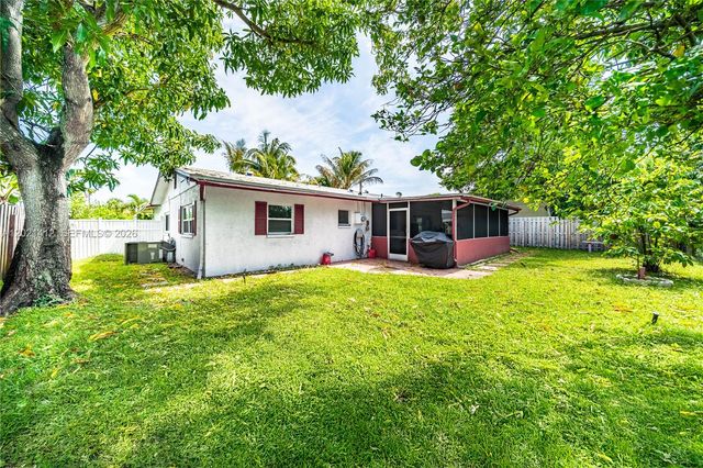 4360 NW 32nd Ct, Lauderdale Lakes, FL 33319