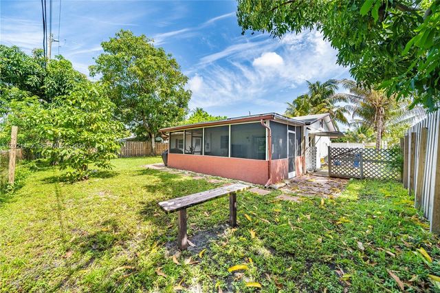 4360 NW 32nd Ct, Lauderdale Lakes, FL 33319