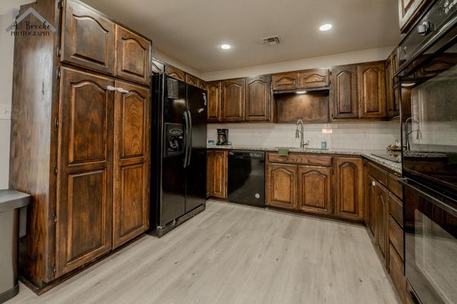 4665 MISTLETOE DRIVE, Wichita Falls, TX 76310