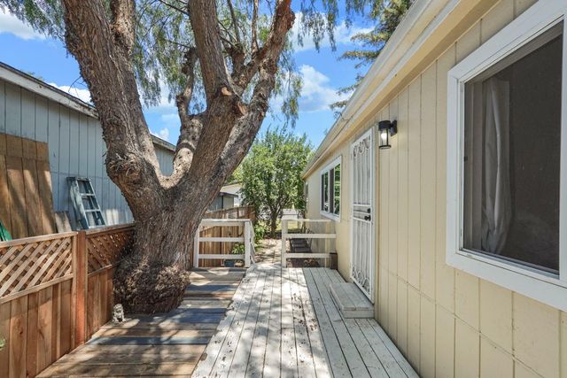 13 River Bend Dr, Lodi, CA 95242