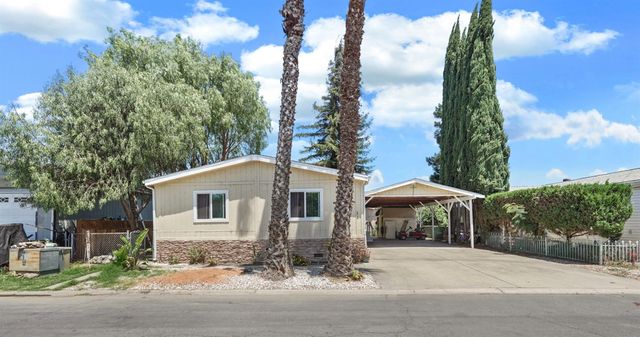 13 River Bend Dr, Lodi, CA 95242