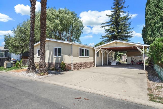13 River Bend Dr, Lodi, CA 95242