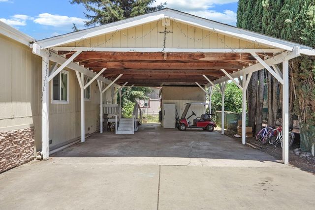 13 River Bend Dr, Lodi, CA 95242