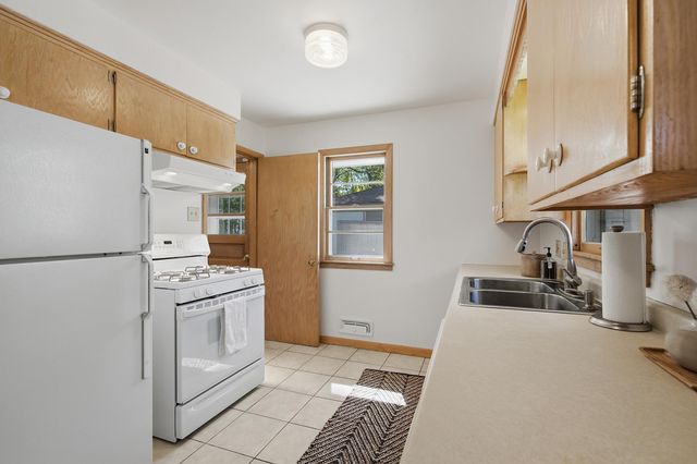 3093 Wilder Street N, Roseville, MN 55113