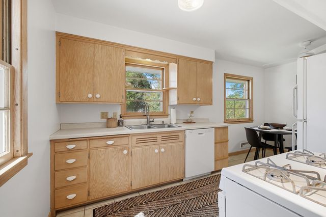 3093 Wilder Street N, Roseville, MN 55113