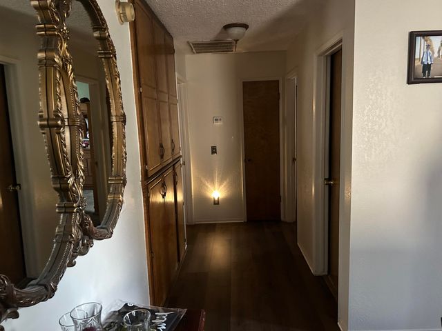 1011 N Lynora Street, Tulare, CA 93274