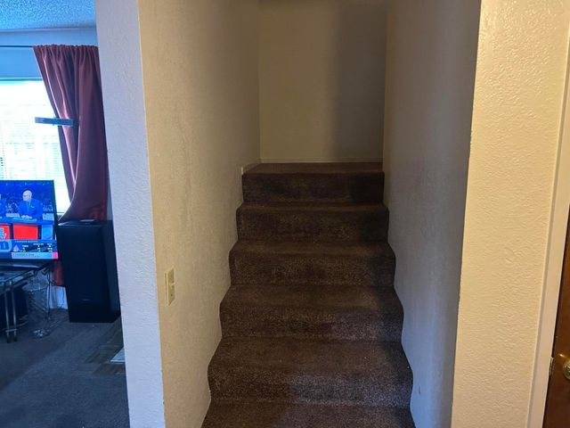 1011 N Lynora Street, Tulare, CA 93274