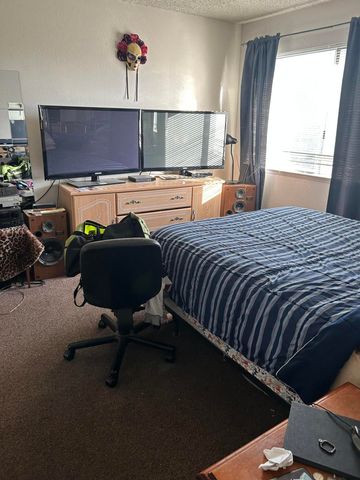 1011 N Lynora Street, Tulare, CA 93274