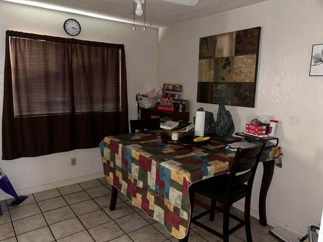 1011 N Lynora Street, Tulare, CA 93274