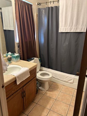 1011 N Lynora Street, Tulare, CA 93274