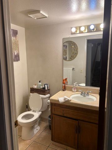 1011 N Lynora Street, Tulare, CA 93274