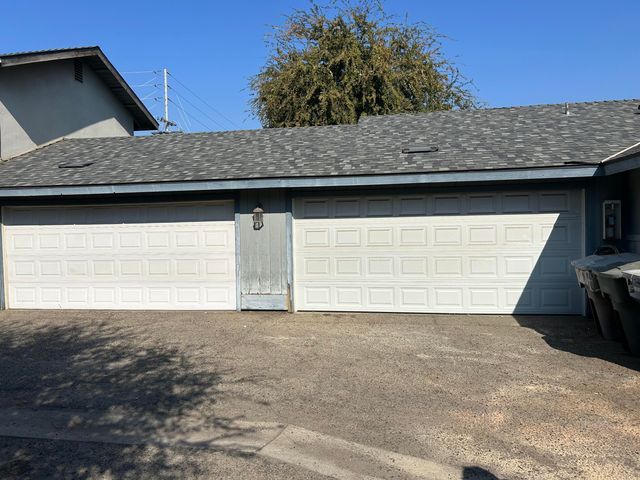 1011 N Lynora Street, Tulare, CA 93274