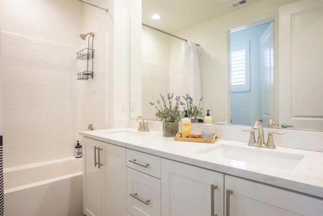 3022 Villeta Avenue, Carlsbad, CA 92010