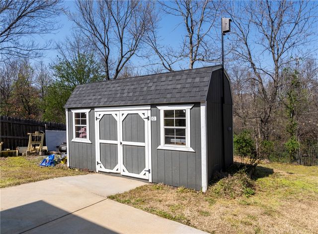 11005 David Court, Siloam Springs, AR 72761