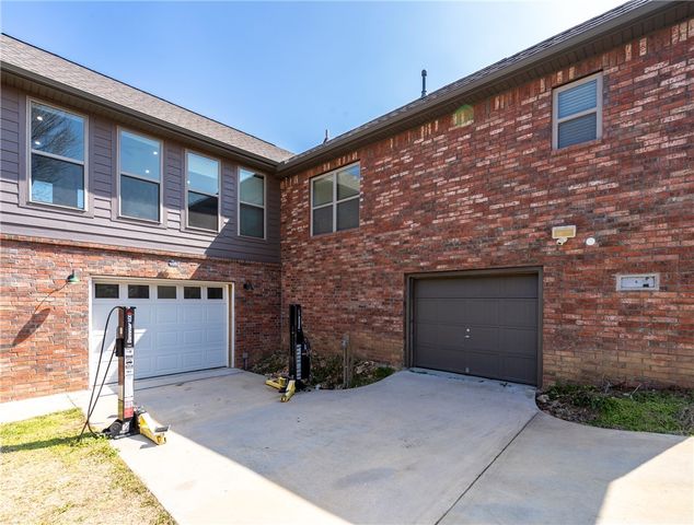 11005 David Court, Siloam Springs, AR 72761