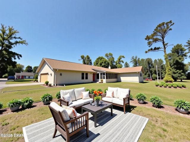 5141 Menawa Trail, Marianna, FL 32446