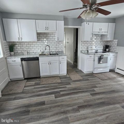 426 CENTER ST, Lykens, PA 17048