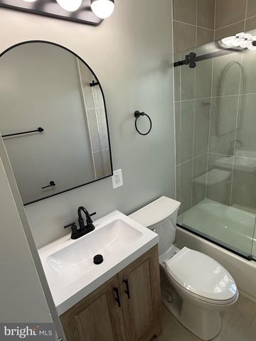 5049 8TH ST NE, Washington, DC 20017