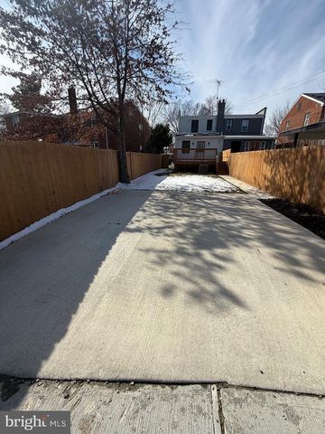 5049 8TH ST NE, Washington, DC 20017