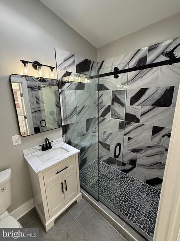 5049 8TH ST NE, Washington, DC 20017