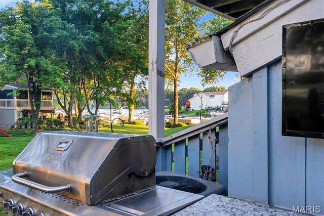 43 Breezy Knoll Lane, Lake St Louis, MO 63367