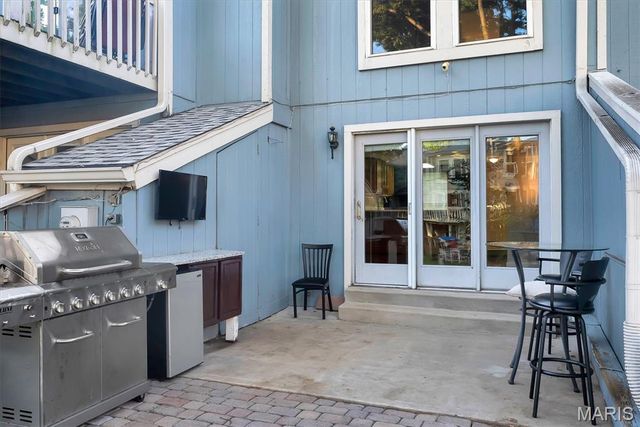 43 Breezy Knoll Lane, Lake St Louis, MO 63367