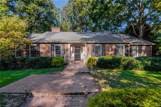 296 Flintshire Road, Winston-salem, NC 27104