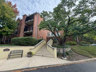 815 Leicester Road 211, Elk Grove Village, IL 60007
