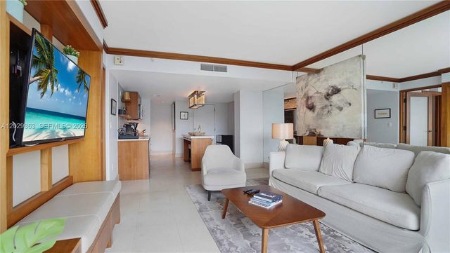 6801 Collins Ave 315, Miami Beach, FL 33141
