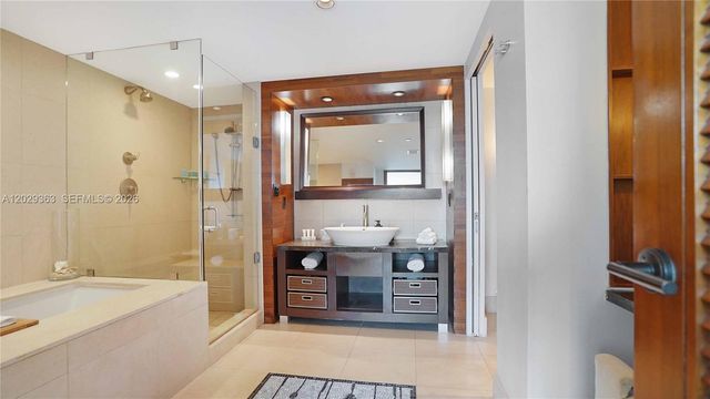 6801 Collins Ave 315, Miami Beach, FL 33141