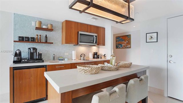 6801 Collins Ave 315, Miami Beach, FL 33141