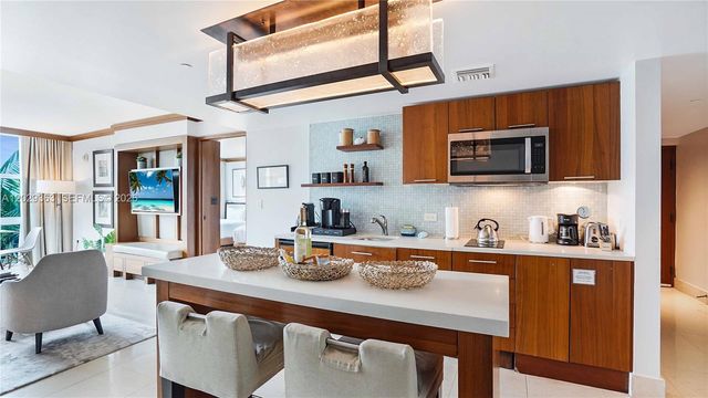 6801 Collins Ave 315, Miami Beach, FL 33141