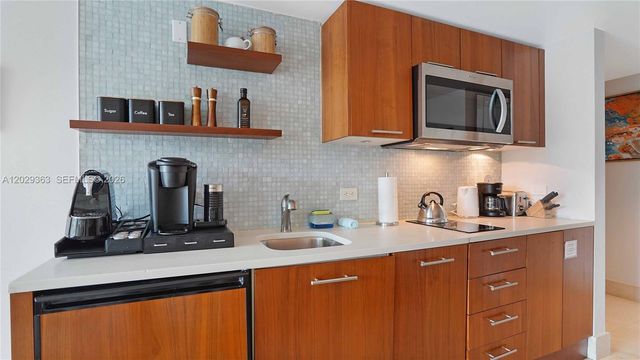6801 Collins Ave 315, Miami Beach, FL 33141