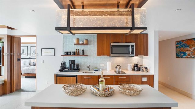 6801 Collins Ave 315, Miami Beach, FL 33141