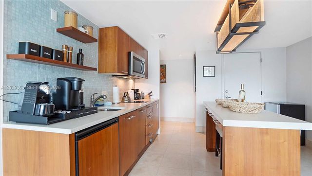 6801 Collins Ave 315, Miami Beach, FL 33141