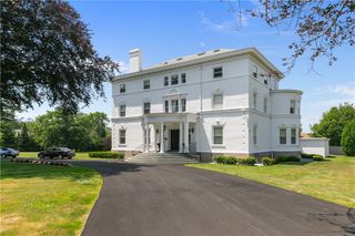 519 Bellevue Avenue 2N, Newport, RI 02840