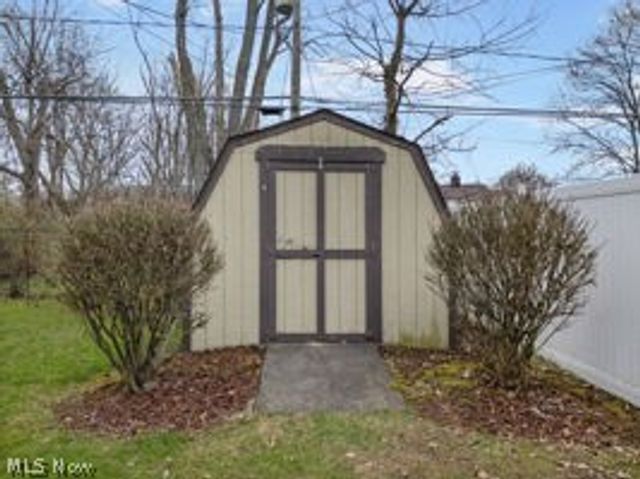 214 Westland Avenue NW, Massillon, OH 44646