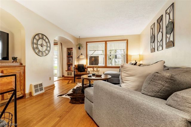 214 Westland Avenue NW, Massillon, OH 44646