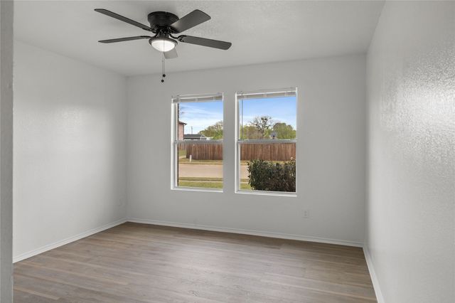 702 Lowe Drive, Cedar Hill, TX 75104