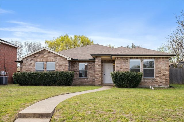 702 Lowe Drive, Cedar Hill, TX 75104
