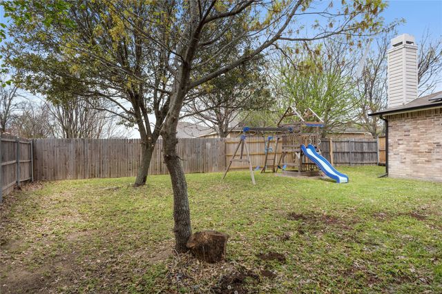 702 Lowe Drive, Cedar Hill, TX 75104