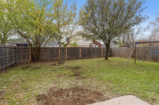 702 Lowe Drive, Cedar Hill, TX 75104