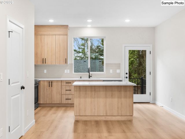 8626 Sw 21st Ave 3, Portland, OR 97213