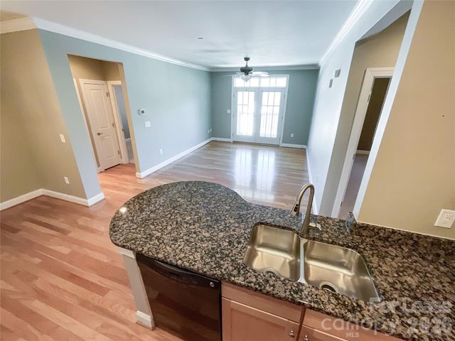 518 Clarice Avenue 308, Charlotte, NC 28204