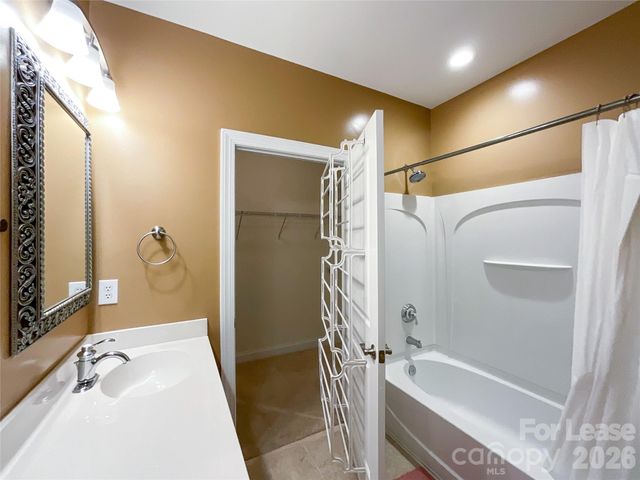 518 Clarice Avenue 308, Charlotte, NC 28204