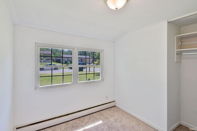 2715 Farnsworth Drive, Fort Wayne, IN 46805